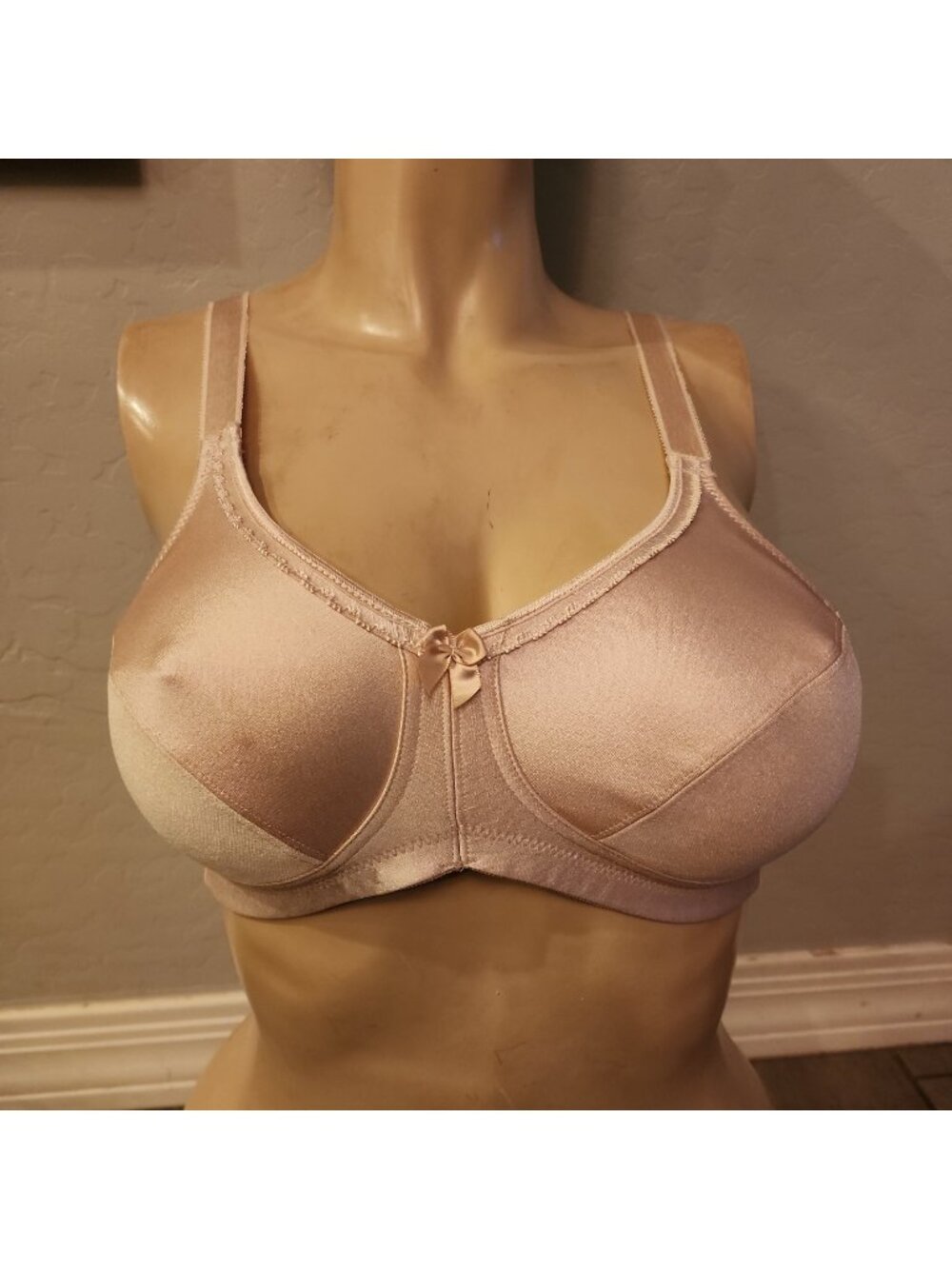 Amoena Mastectomy Bra 34B Nude Wireless Unlined Rita Pockets